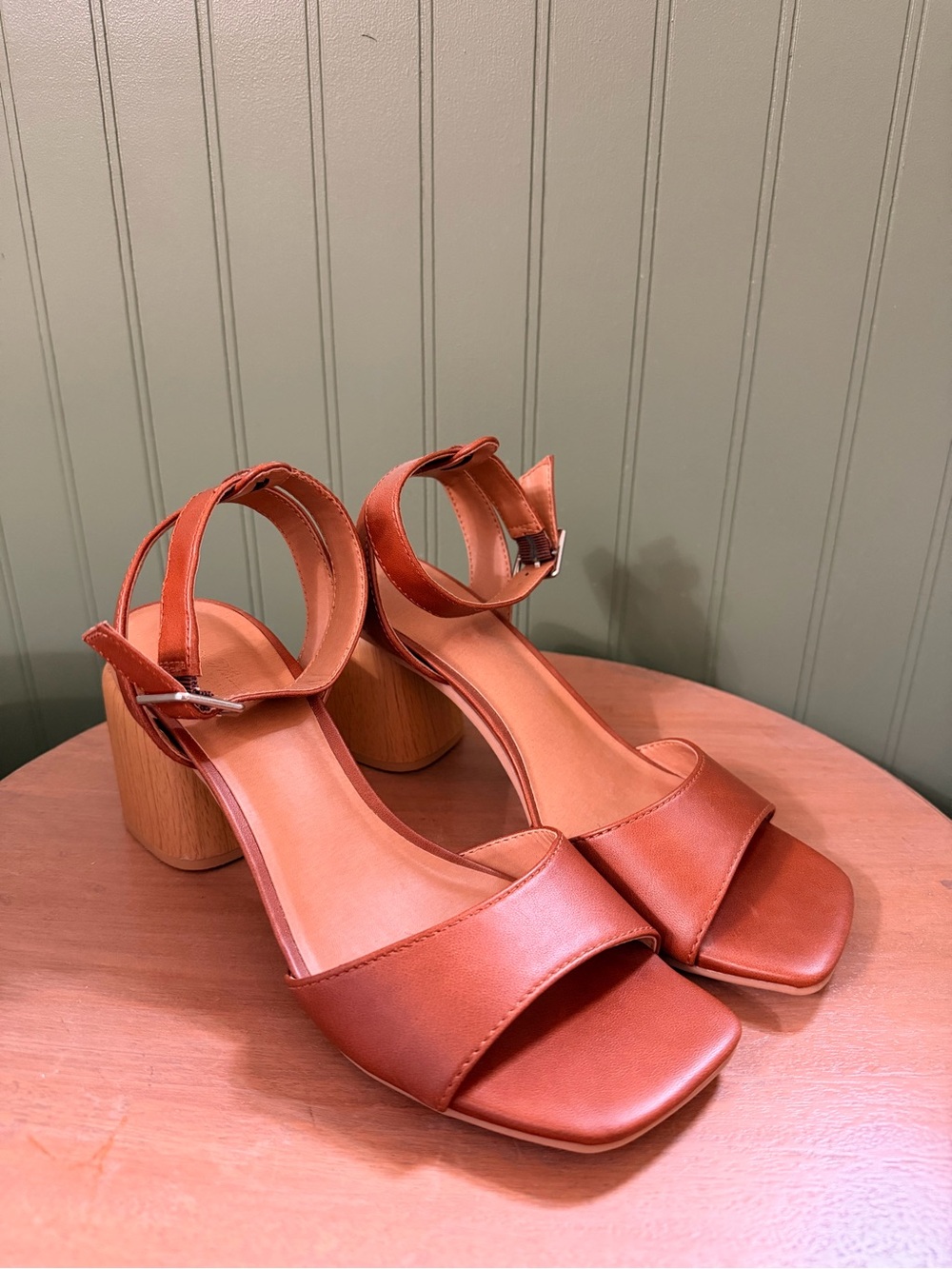 Universal Thread Rust Brown Block Heel Ankle Strap Sandals